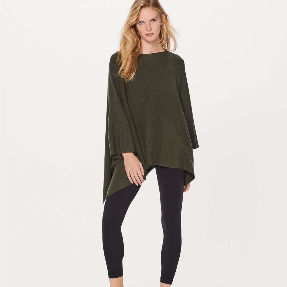 Lululemon “wool be cozy” poncho / OneSize